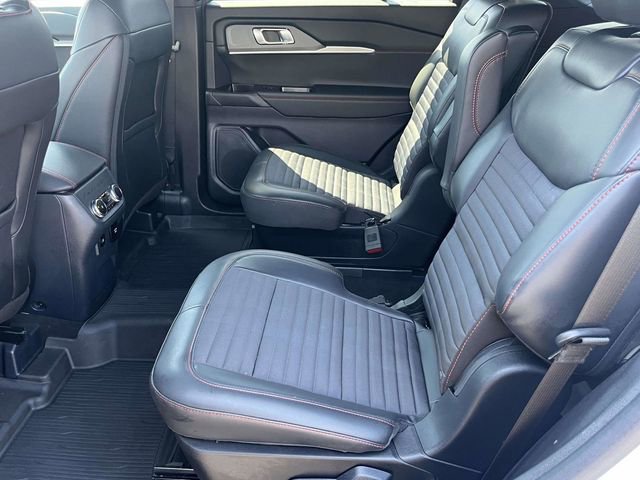 Certified 2025 Ford Explorer ST-Line w/ Premium Package image 7