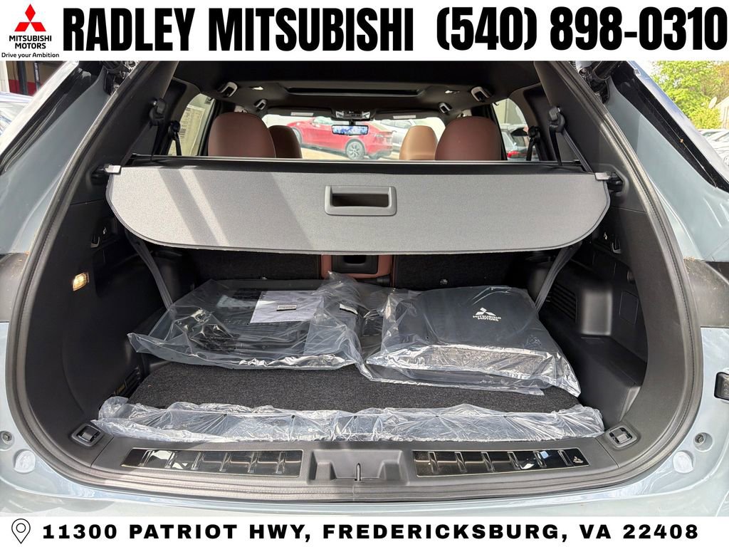 New 2026 Mitsubishi Outlander SEL image 13
