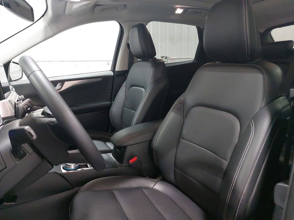 Used 2022 Ford Escape Titanium w/ Class II Trailer Tow Package image 15