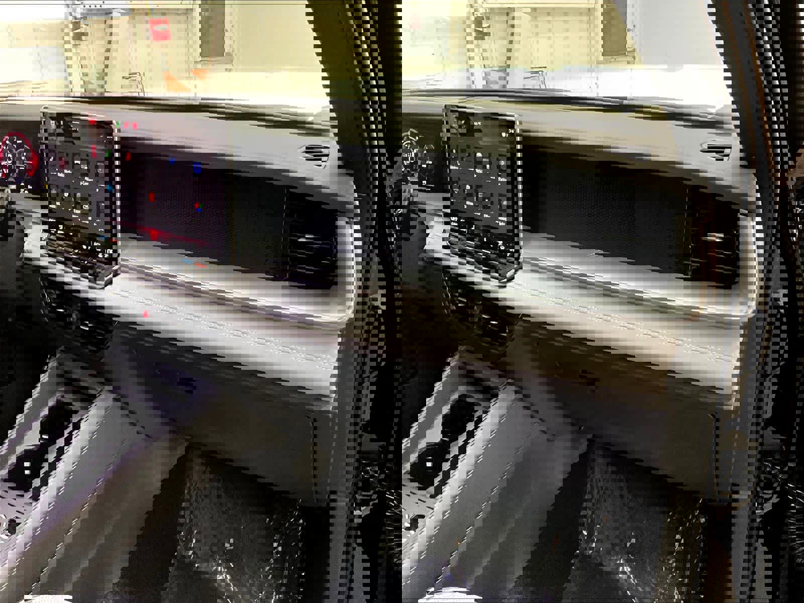 New 2026 Volkswagen Tiguan SE R-Line image 28