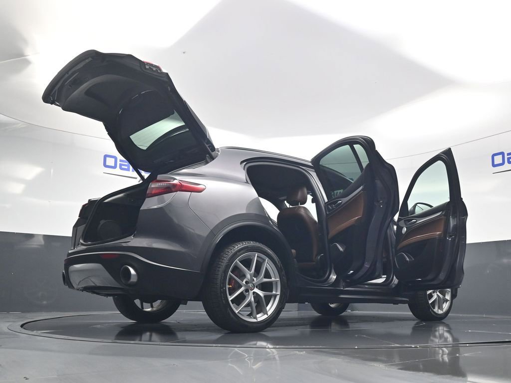 Used 2018 Alfa Romeo Stelvio Ti Sport image 62