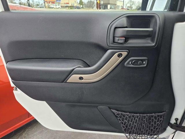 Used 2016 Jeep Wrangler Unlimited Sahara image 30