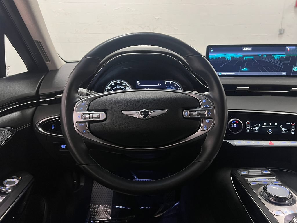 Used 2025 Genesis GV70 2.5T AWD/4WD image 16