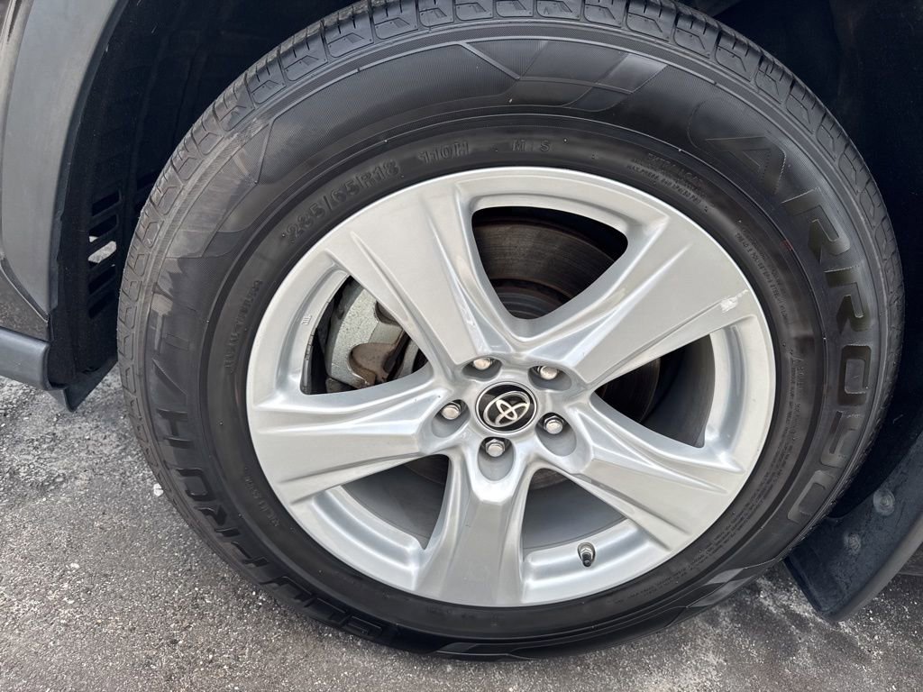 Used 2023 Toyota Highlander L image 8