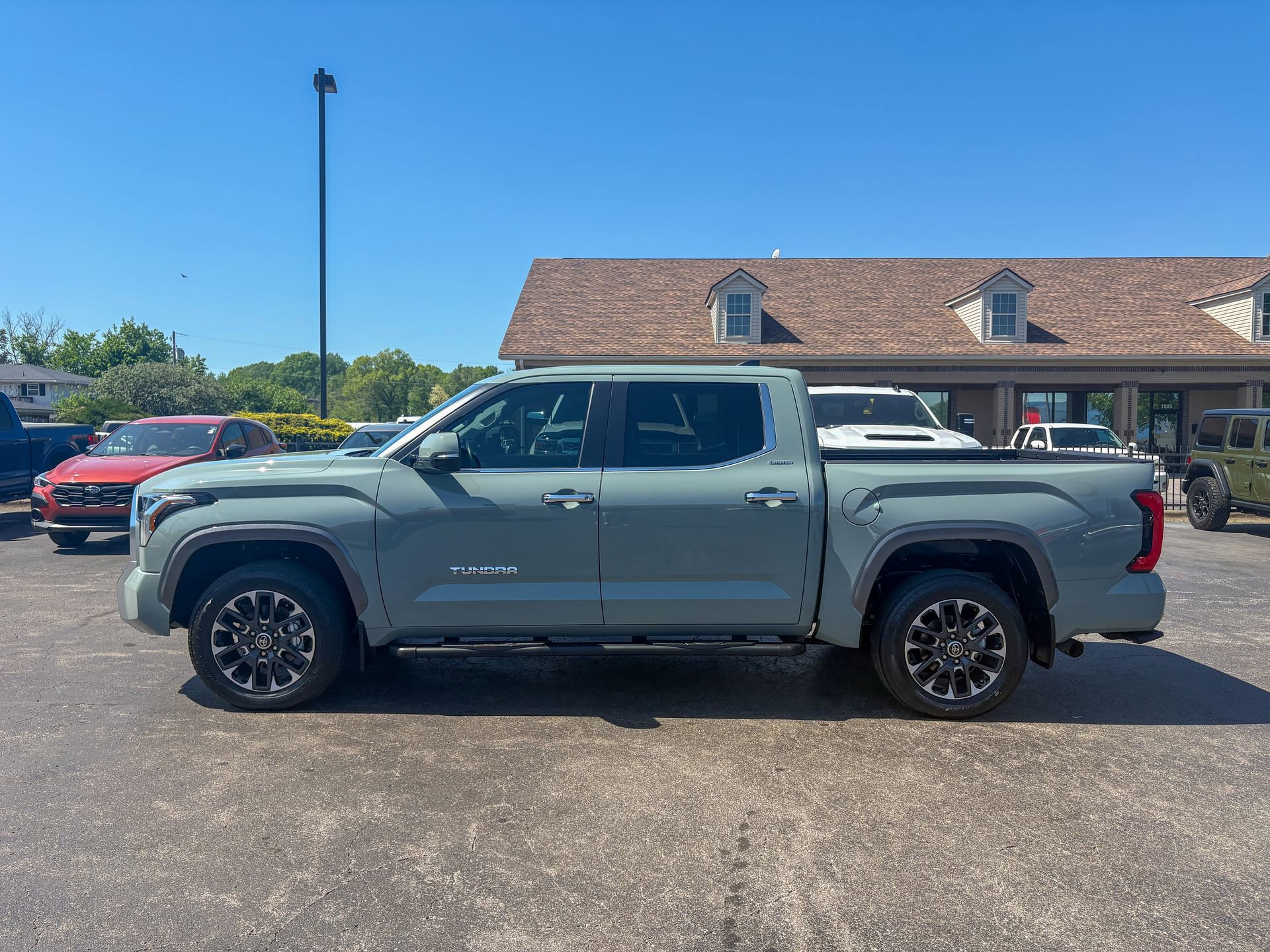 Used 2024 Toyota Tundra Limited w/ Power Package AWD/4WD image 9