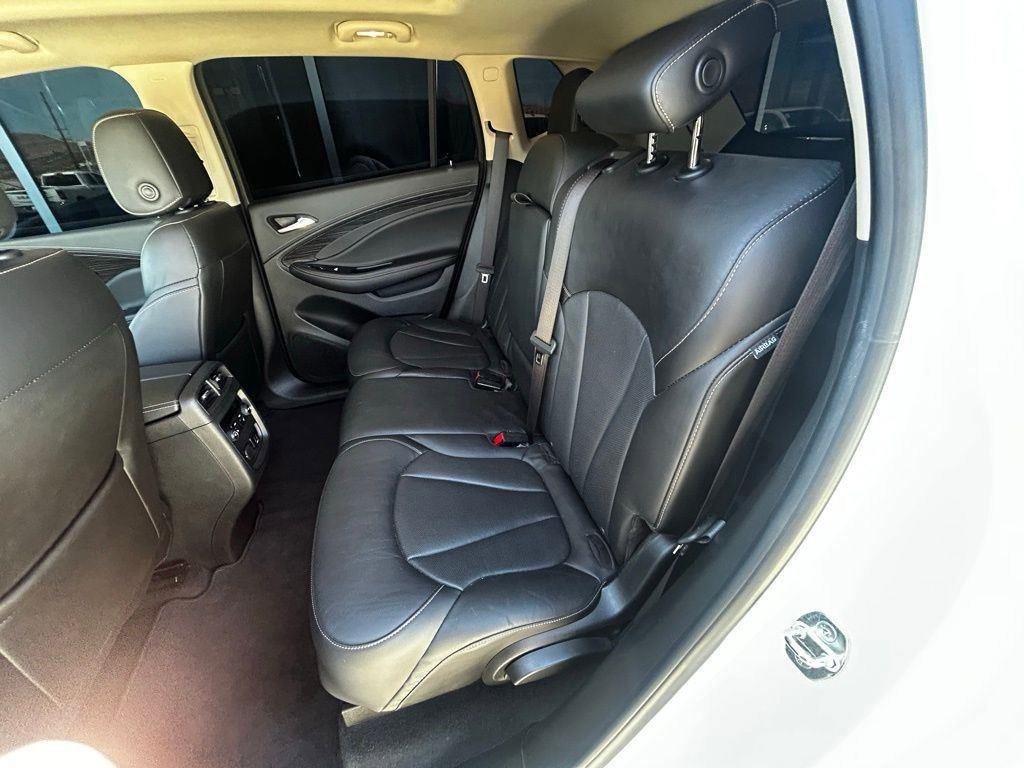 Used 2018 Buick Envision Essence FWD image 19