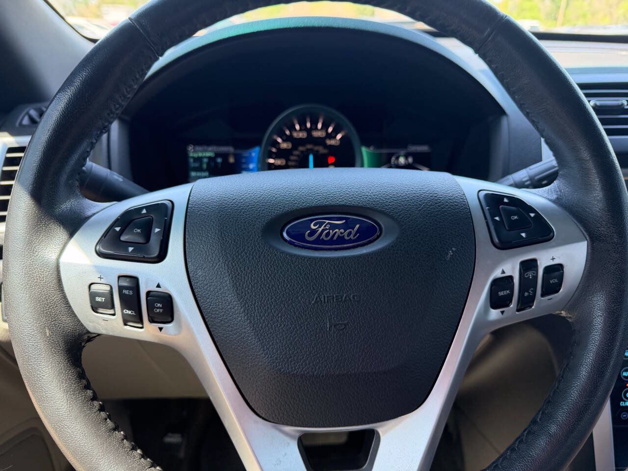 Used 2014 Ford Explorer Limited AWD/4WD image 22