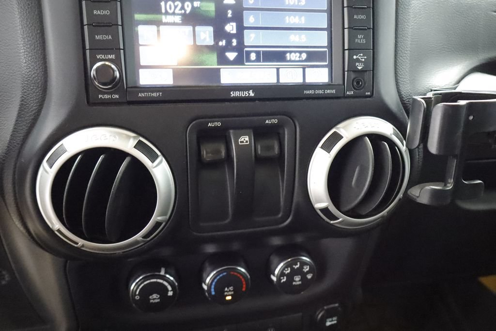 Used 2015 Jeep Wrangler Rubicon AWD/4WD image 24
