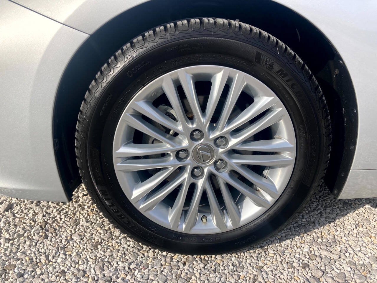 Used 2013 Lexus ES 350 w/ Luxury Pkg FWD image 18