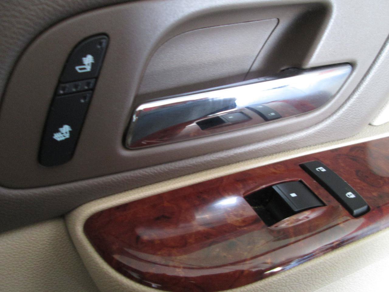 Used 2012 Chevrolet Suburban LT AWD/4WD image 29