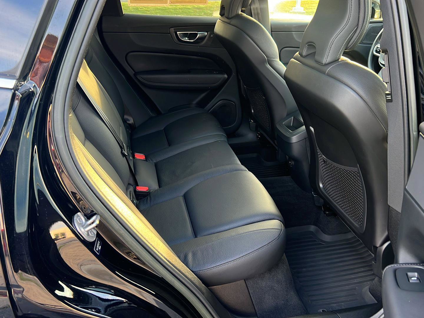 Used 2023 Volvo XC60 B5 Plus w/ Protection Package Premier image 12