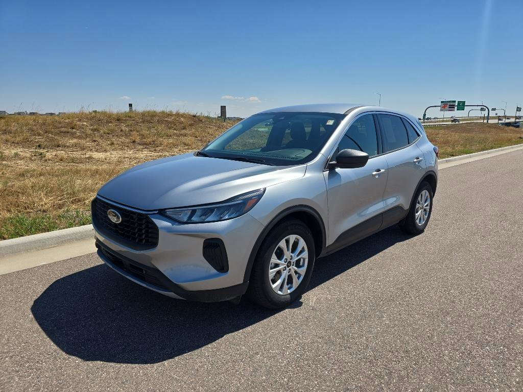 Used 2023 Ford Escape Active image 1