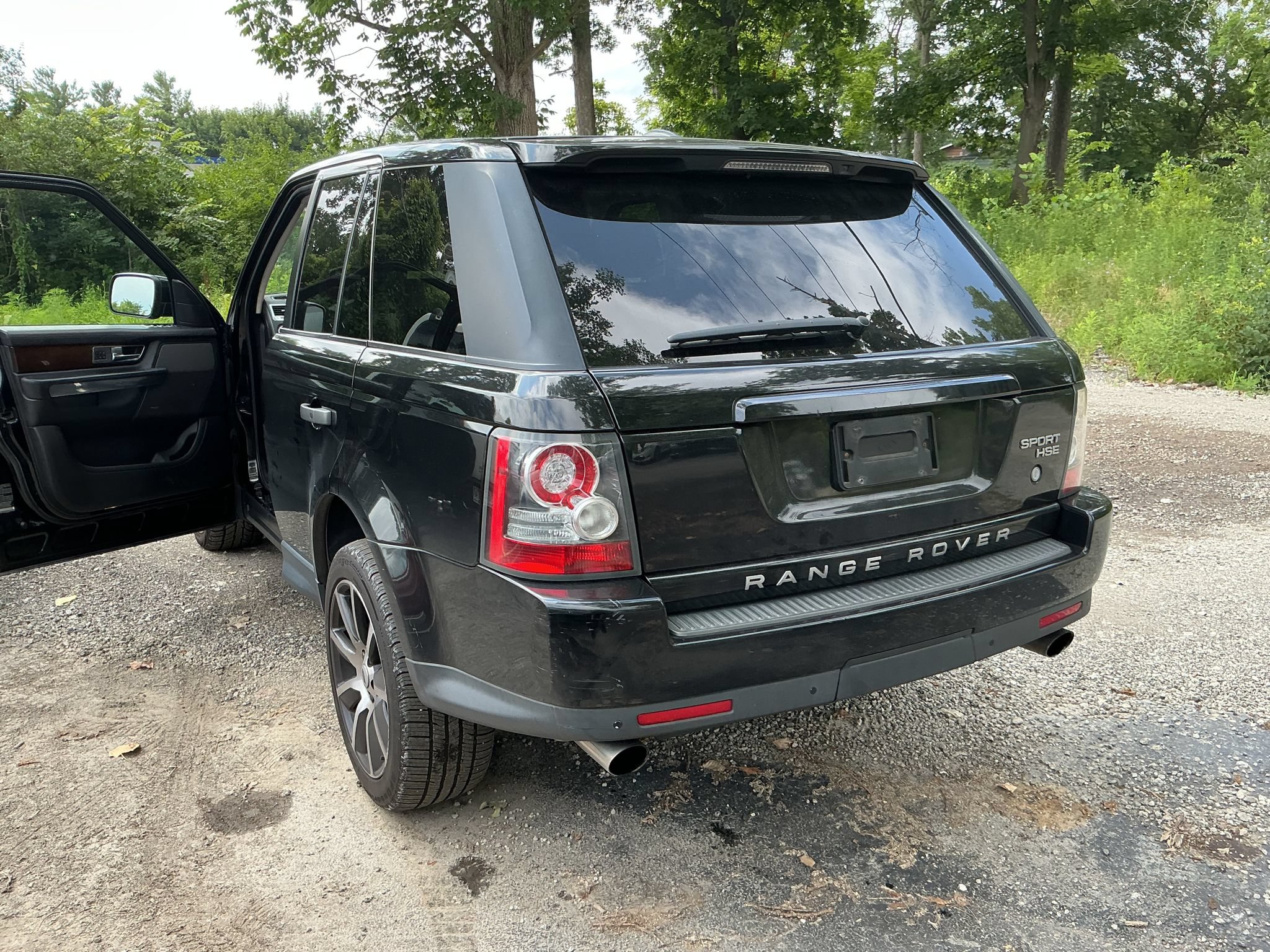 Used 2011 Land Rover Range Rover Sport HSE LUX AWD/4WD image 4
