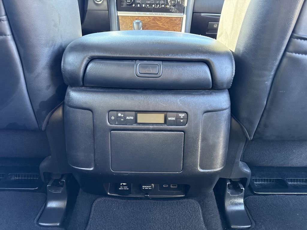 Used 2023 Nissan Armada SL image 25