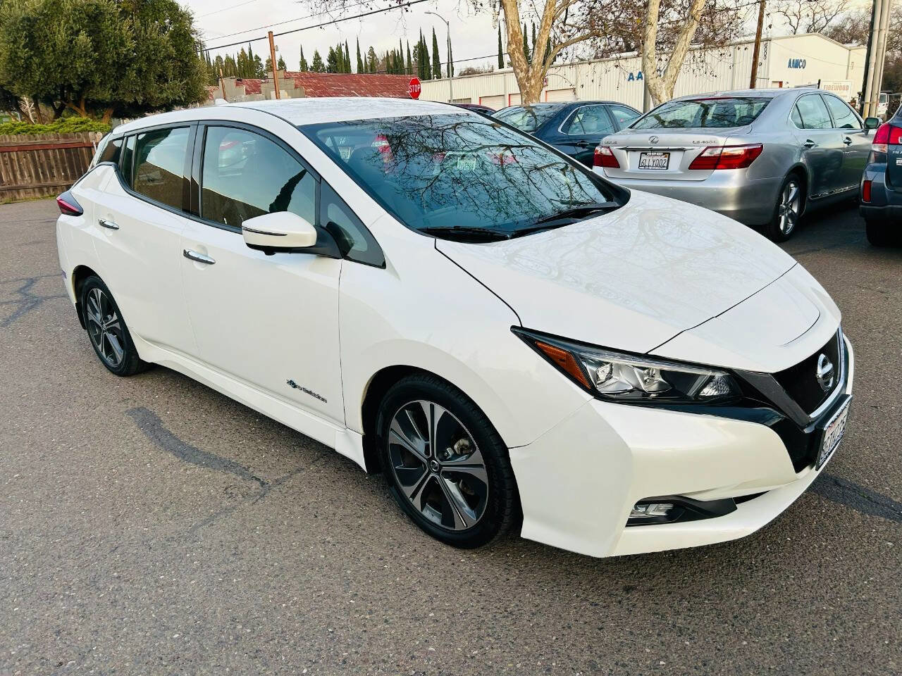 Used 2019 Nissan Leaf SL w/ SL Technology Package image 2