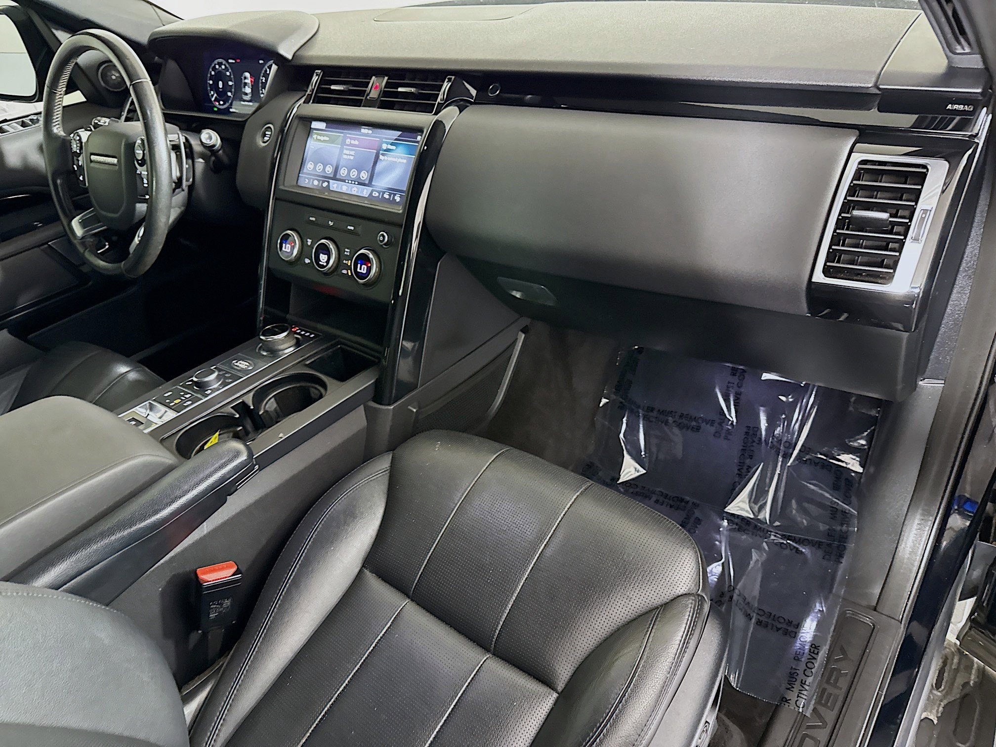 Used 2019 Land Rover Discovery SE AWD/4WD image 30