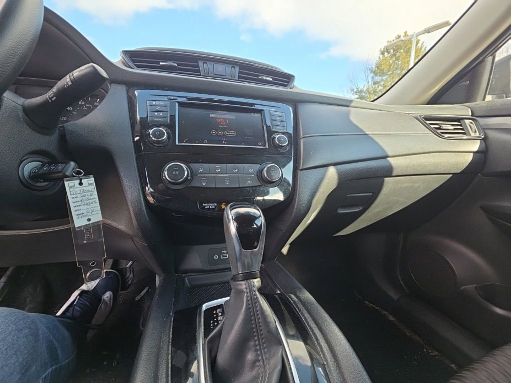 Used 2018 Nissan Rogue S image 18