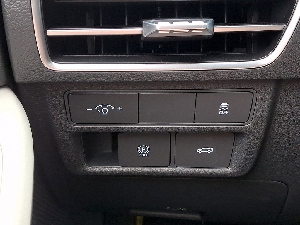 Used 2025 Hyundai Sonata SEL FWD image 25