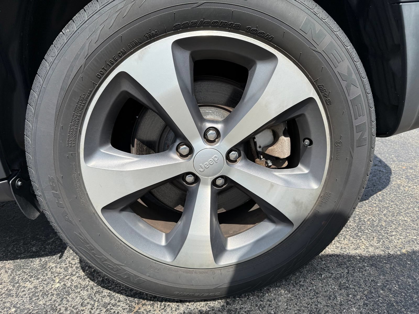 Used 2020 Jeep Cherokee Limited AWD/4WD image 13