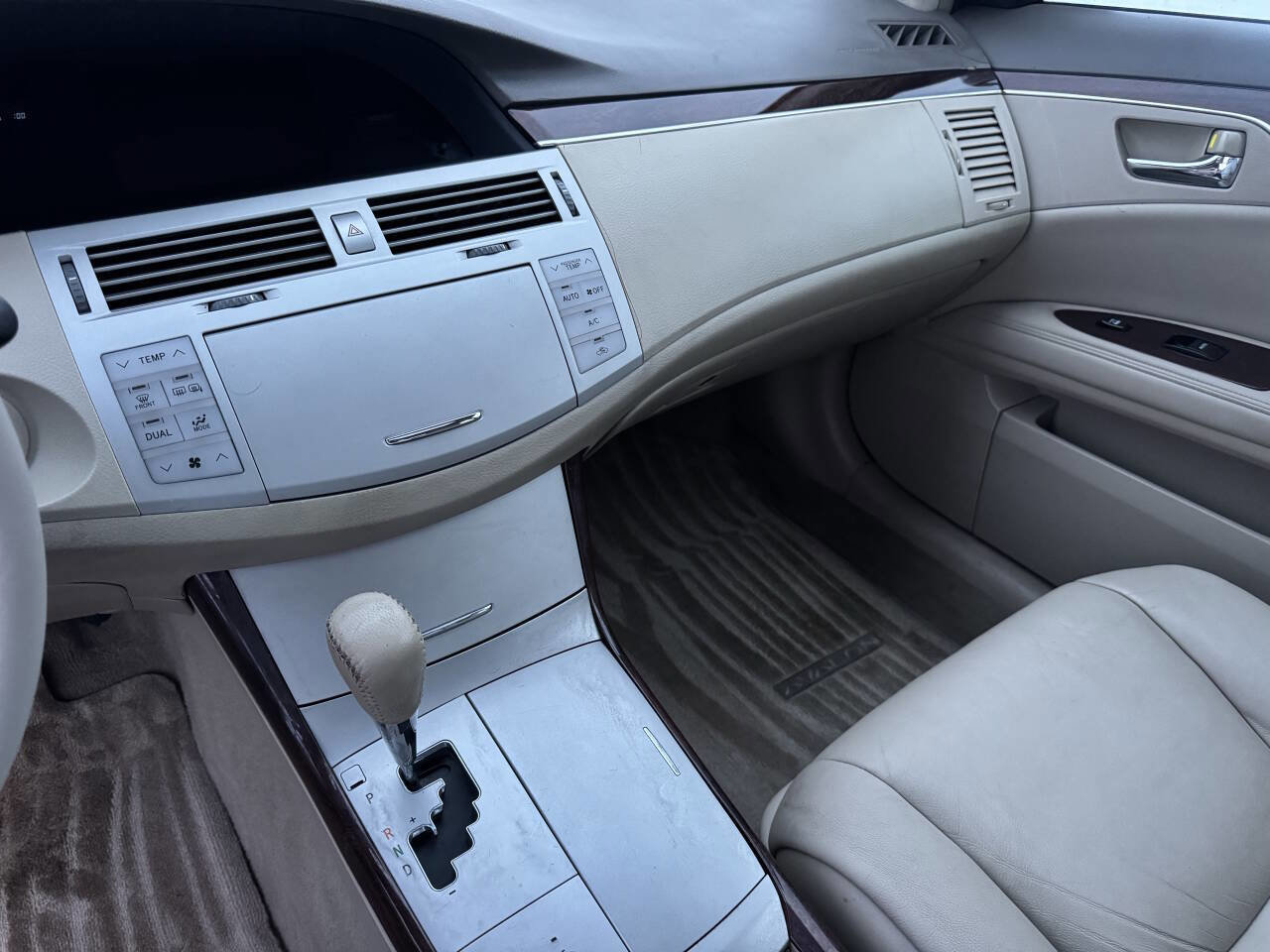 Used 2008 Toyota Avalon XLS image 27