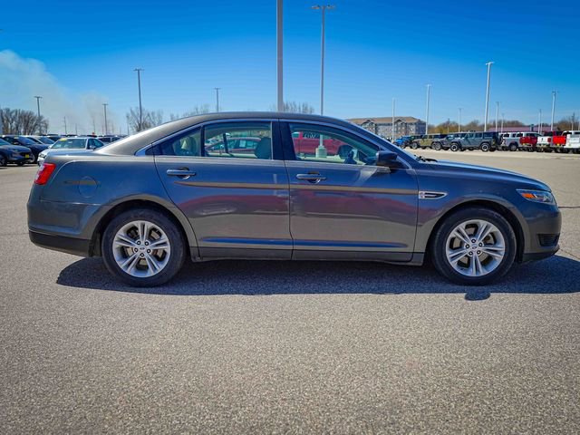 Used 2019 Ford Taurus SE FWD image 3