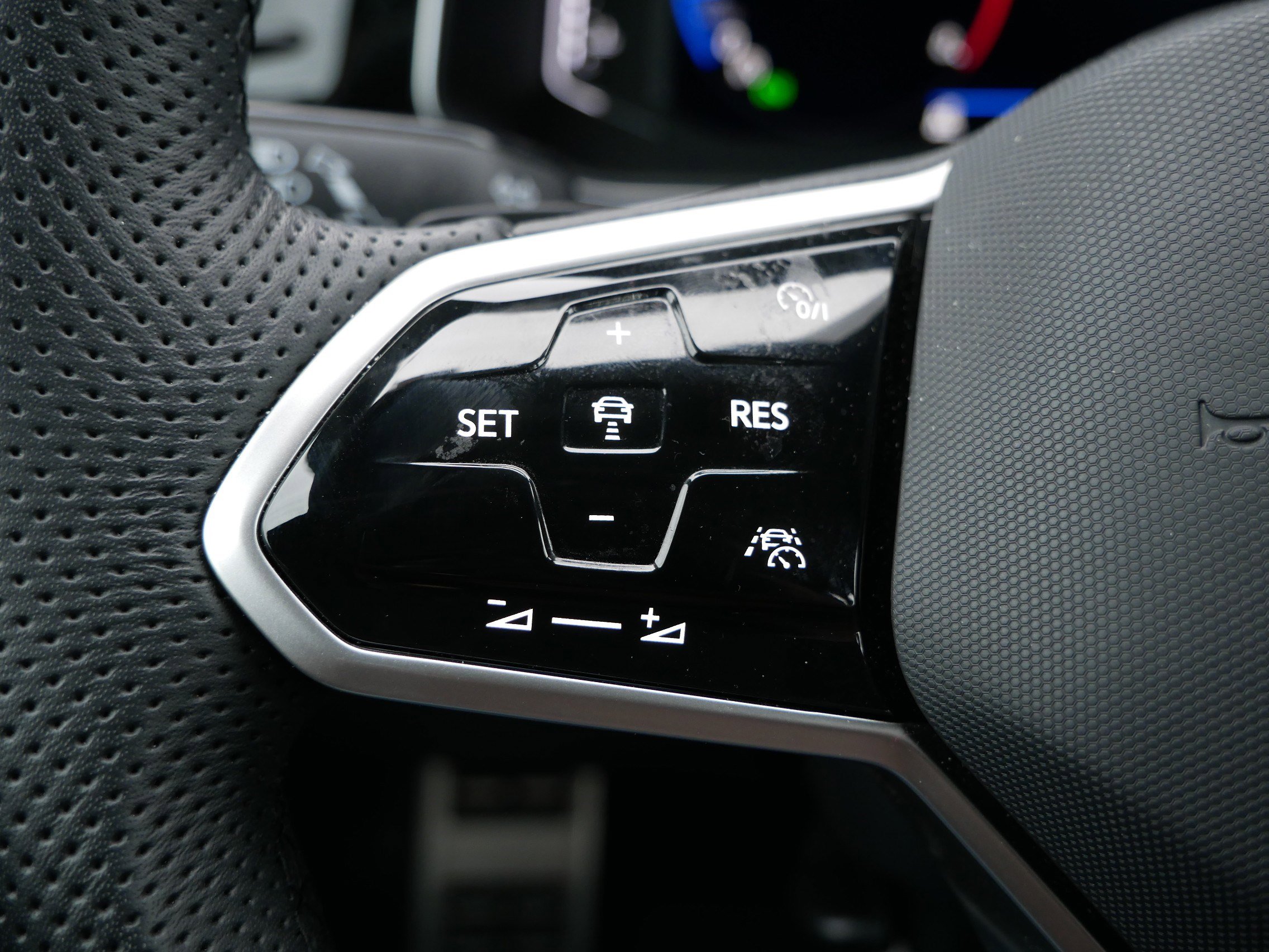 Certified 2025 Volkswagen Jetta GLI Autobahn image 26