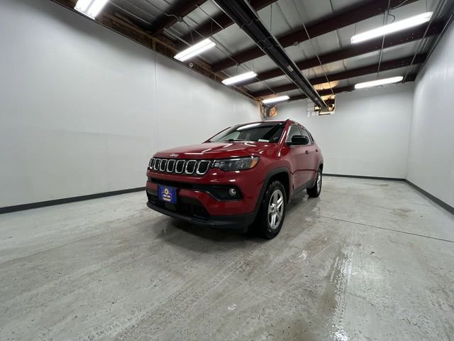 Used 2024 Jeep Compass Latitude image 4