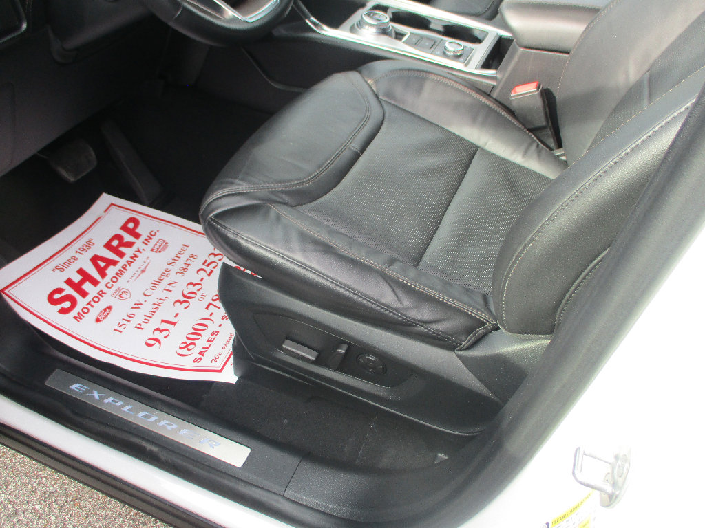 Certified 2021 Ford Explorer Platinum w/ Equipment Group 601A image 19