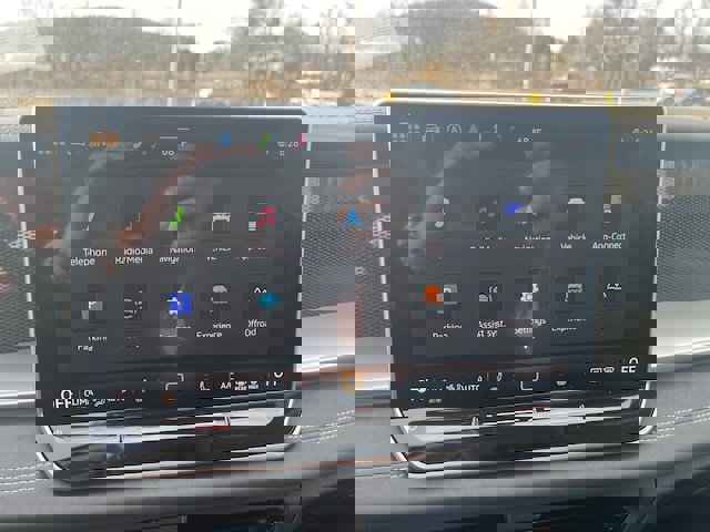 New 2025 Volkswagen Tiguan SE image 14