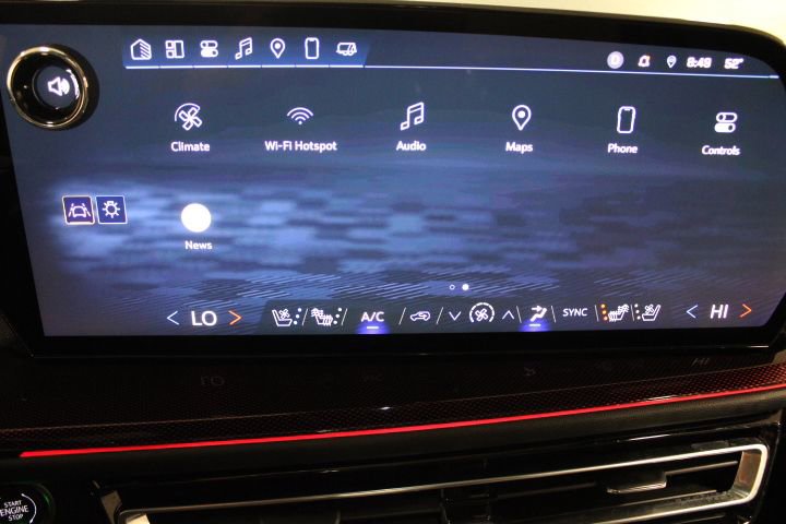 Used 2024 Chevrolet Traverse RS image 50