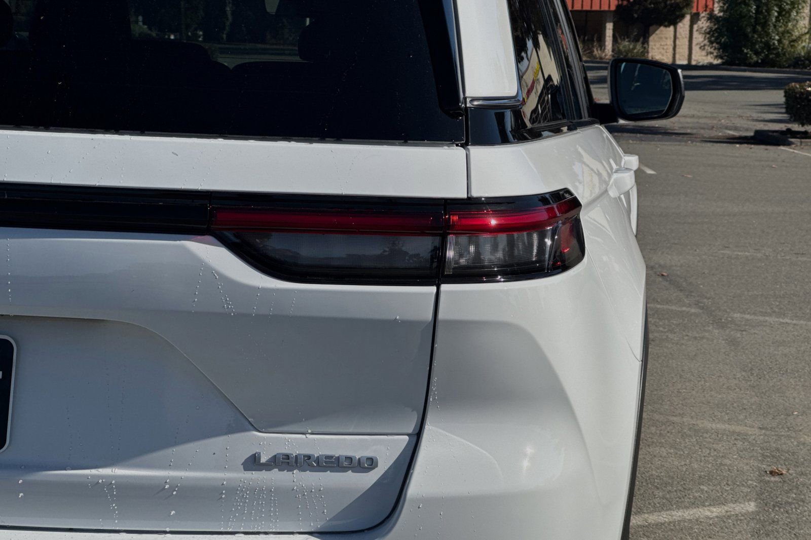 Used 2025 Jeep Grand Cherokee Laredo X image 25