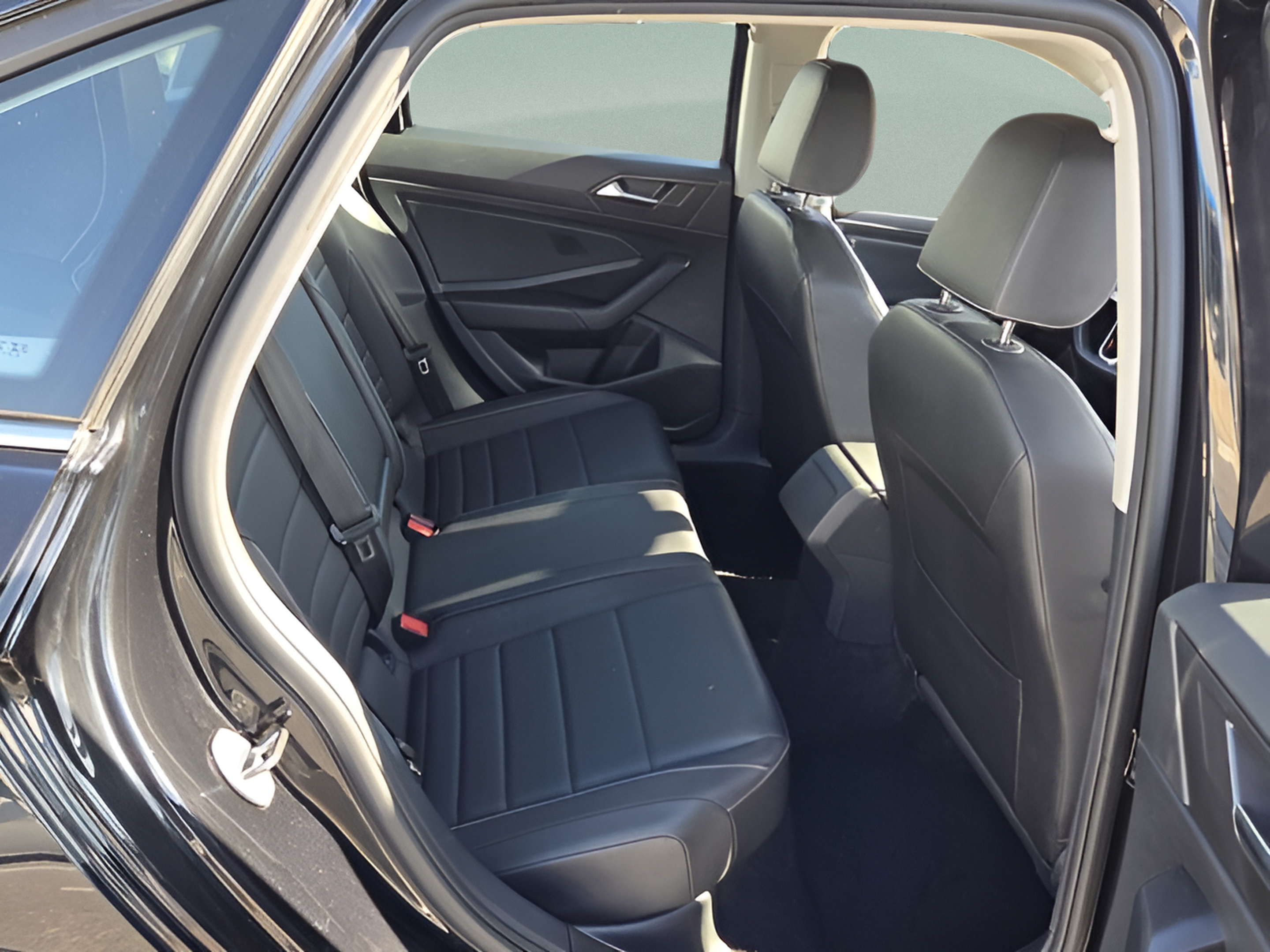 Used 2024 Volkswagen Jetta SE FWD image 14