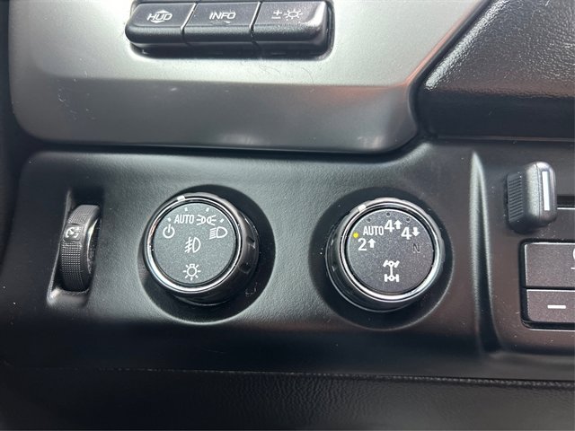 Used 2017 Chevrolet Suburban Premier image 29