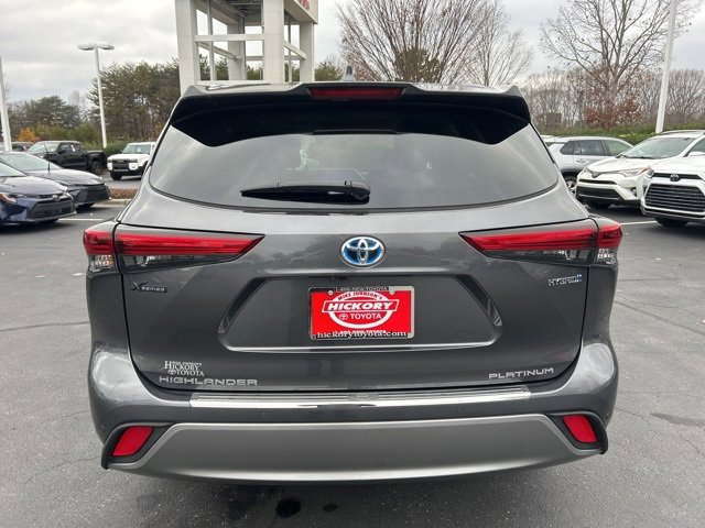 Used 2023 Toyota Highlander Platinum image 6