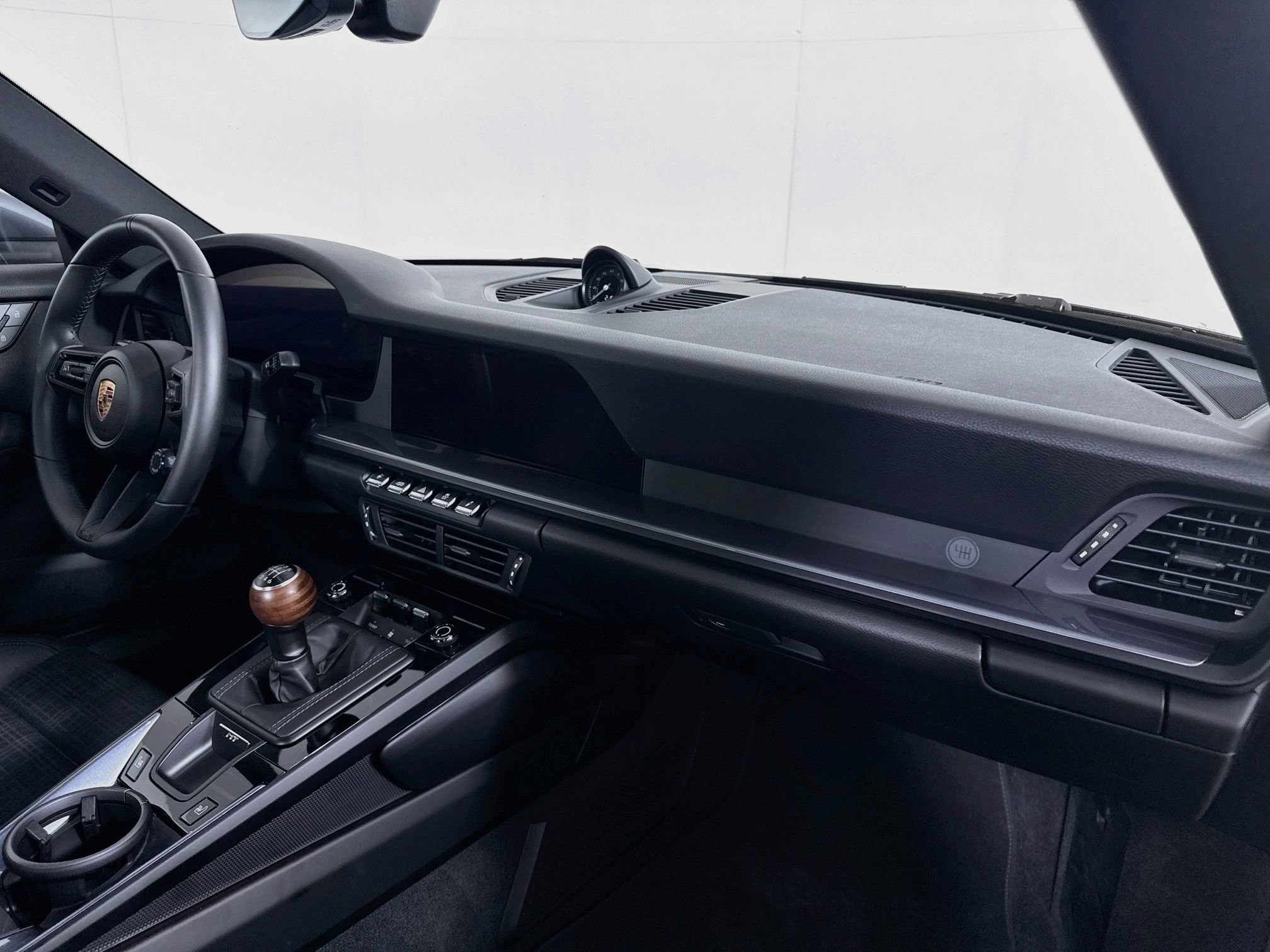 Certified 2025 Porsche 911 Carrera T RWD image 26