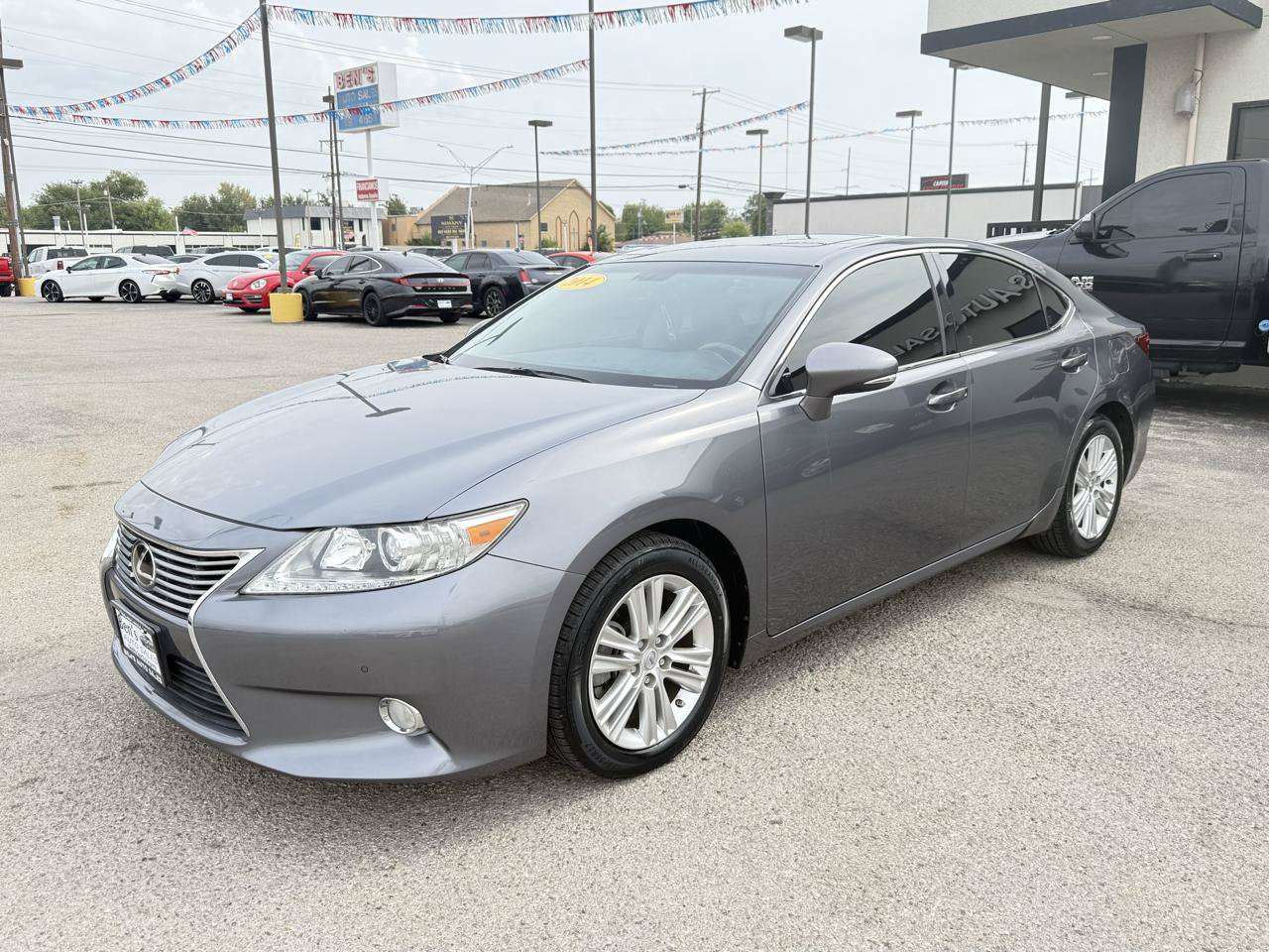Used 2014 Lexus ES 350 w/ Premium Package FWD image 2