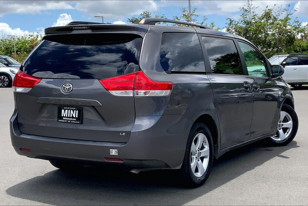 Used 2014 Toyota Sienna LE FWD image 11