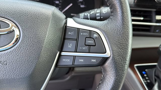 Used 2024 Toyota Sienna XLE AWD/4WD image 10
