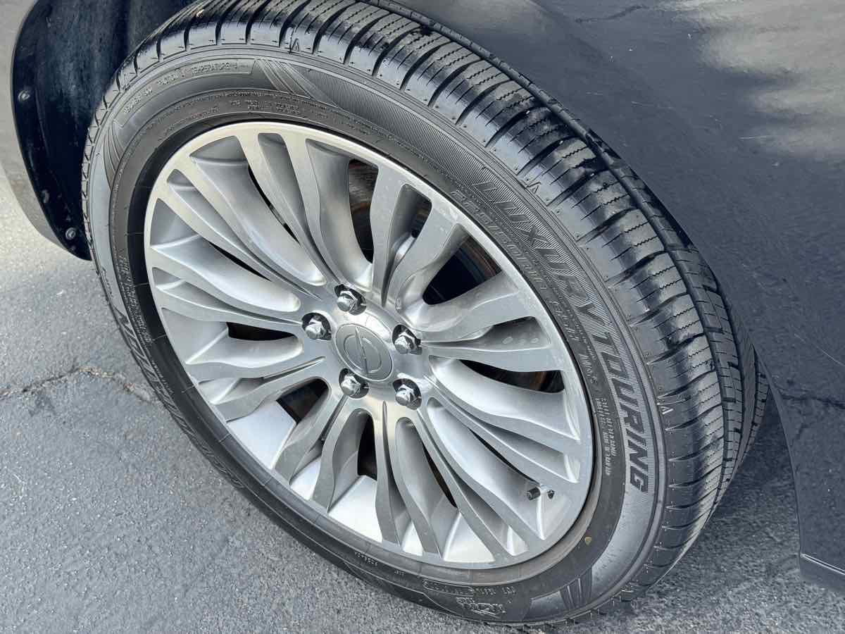 Used 2013 Chrysler 200 Limited FWD image 30
