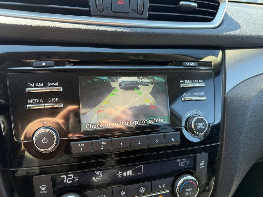 Used 2016 Nissan Rogue SV image 17