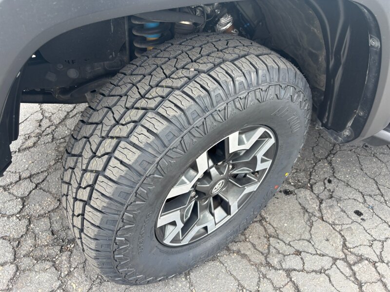 Used 2021 Toyota Tacoma TRD Off-Road AWD/4WD image 29