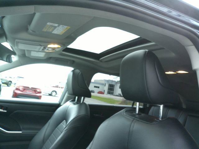 Used 2022 Toyota Highlander XLE AWD/4WD image 24