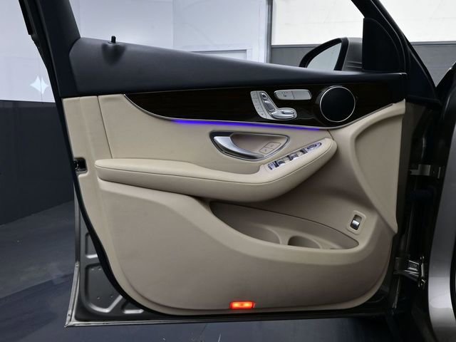 Used 2022 Mercedes-Benz GLC 300 image 7