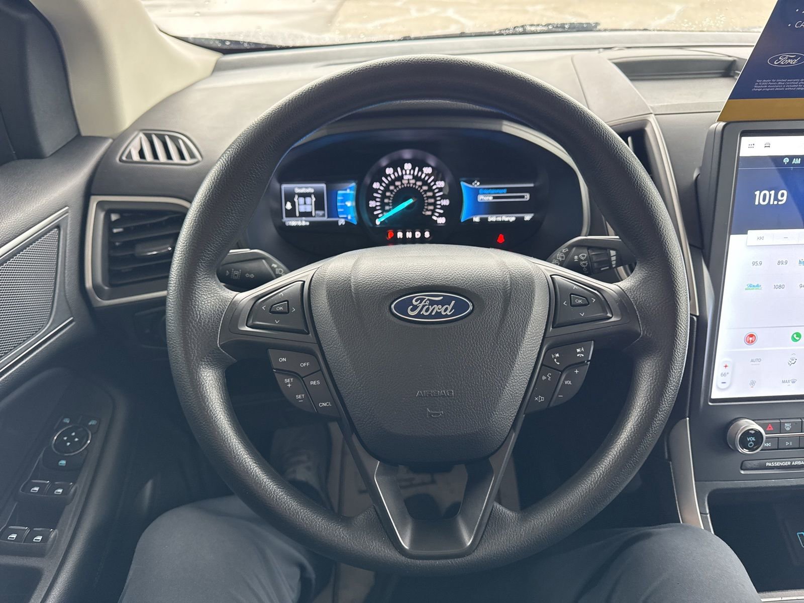 Certified 2023 Ford Edge SE w/ Black Appearance Package image 25