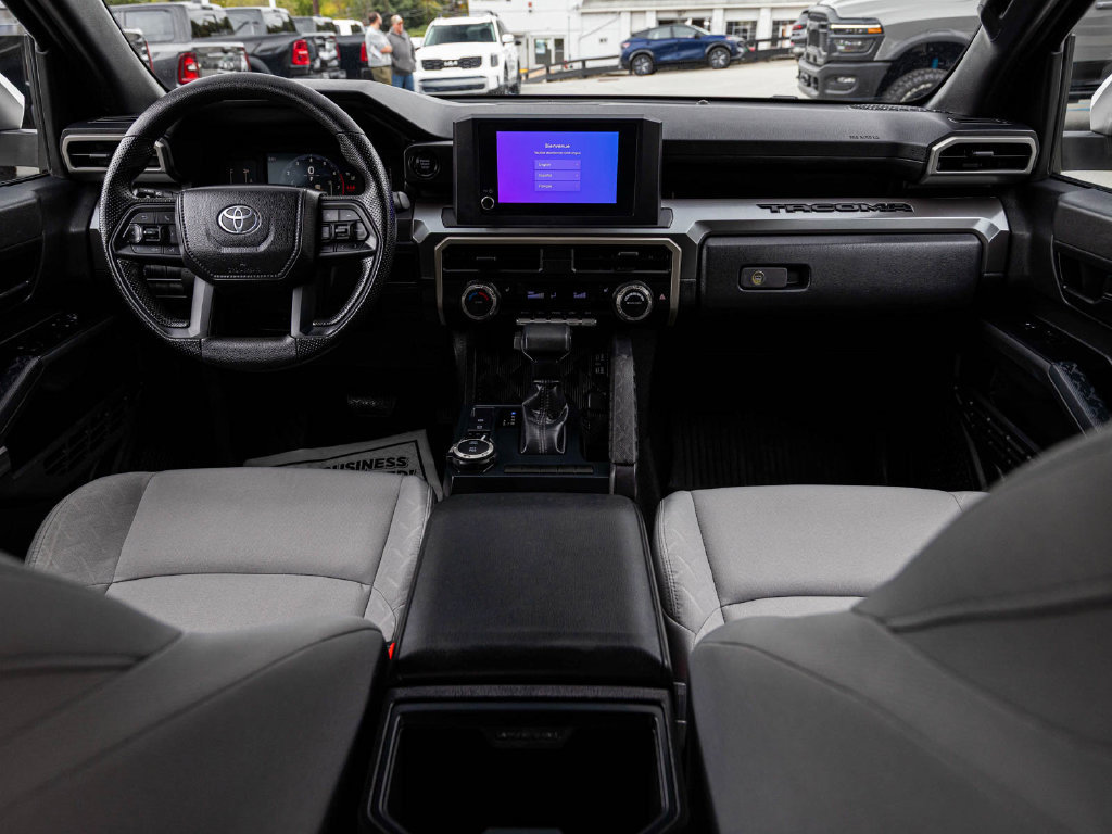 Used 2025 Toyota Tacoma SR5 AWD/4WD image 30