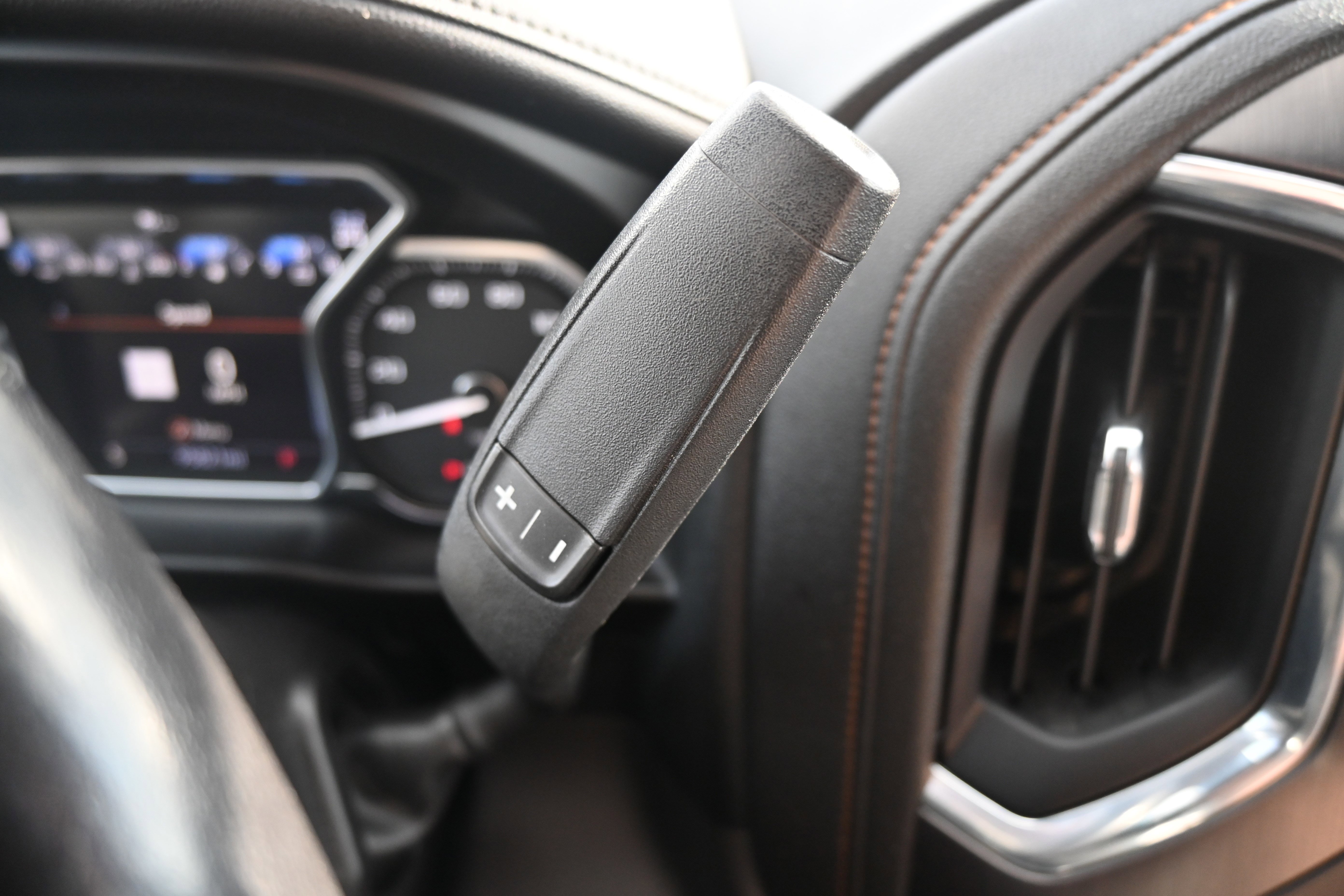 Used 2020 GMC Sierra 1500 AT4 w/ AT4 Premium Package image 18