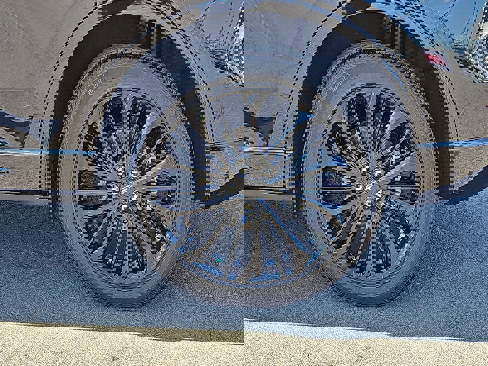 Used 2023 Lincoln Corsair Reserve w/ Jet Appearance Package FWD image 33