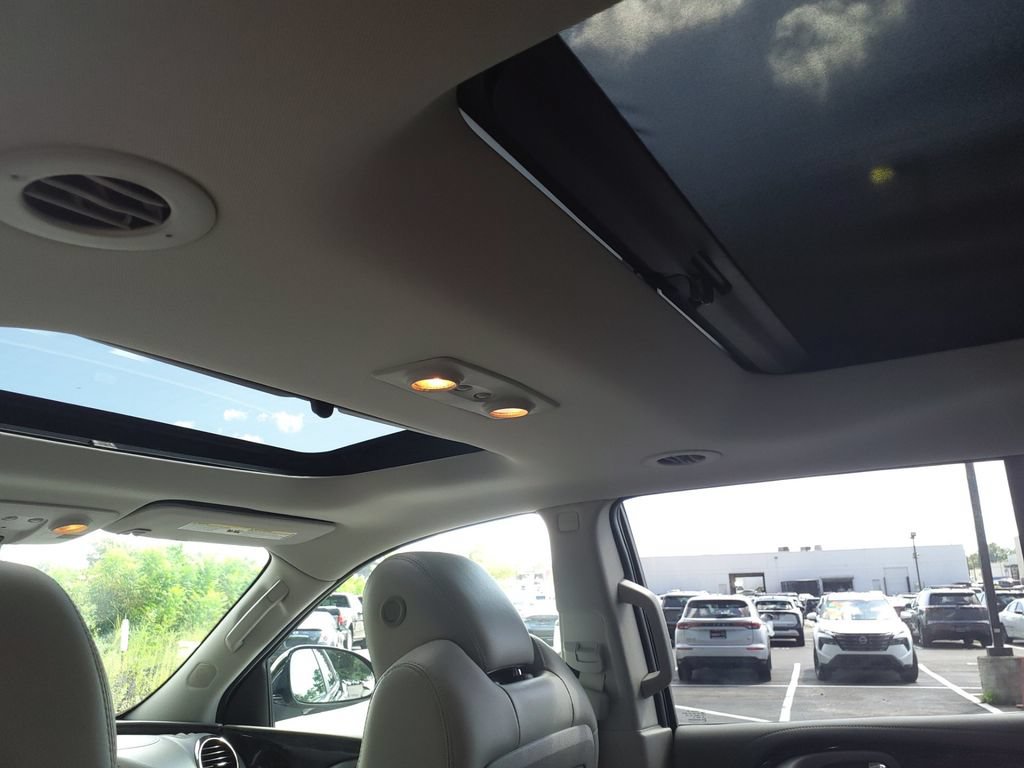 Used 2017 Buick Enclave Premium w/ Experience Buick Package FWD image 23