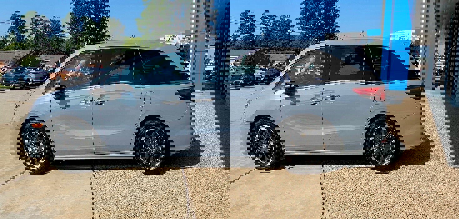 Used 2023 Honda Odyssey Elite image 4