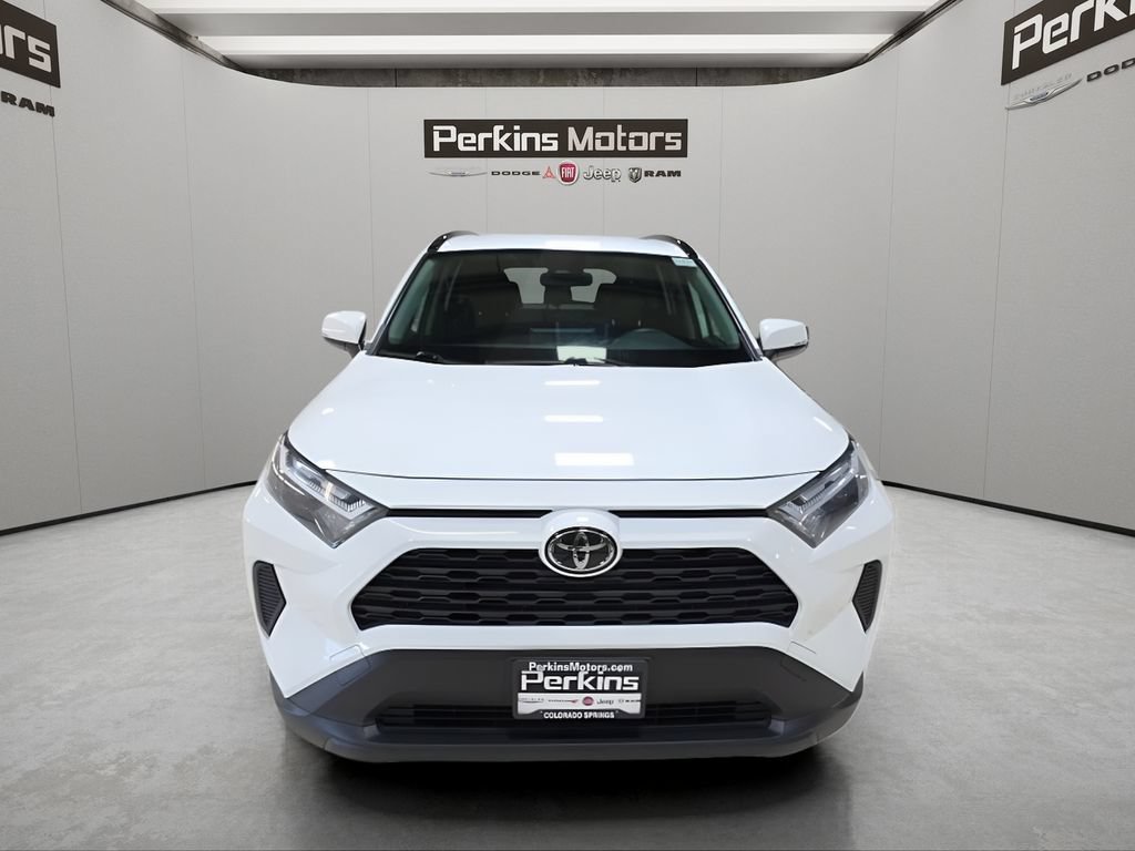 Used 2025 Toyota RAV4 LE AWD/4WD image 9